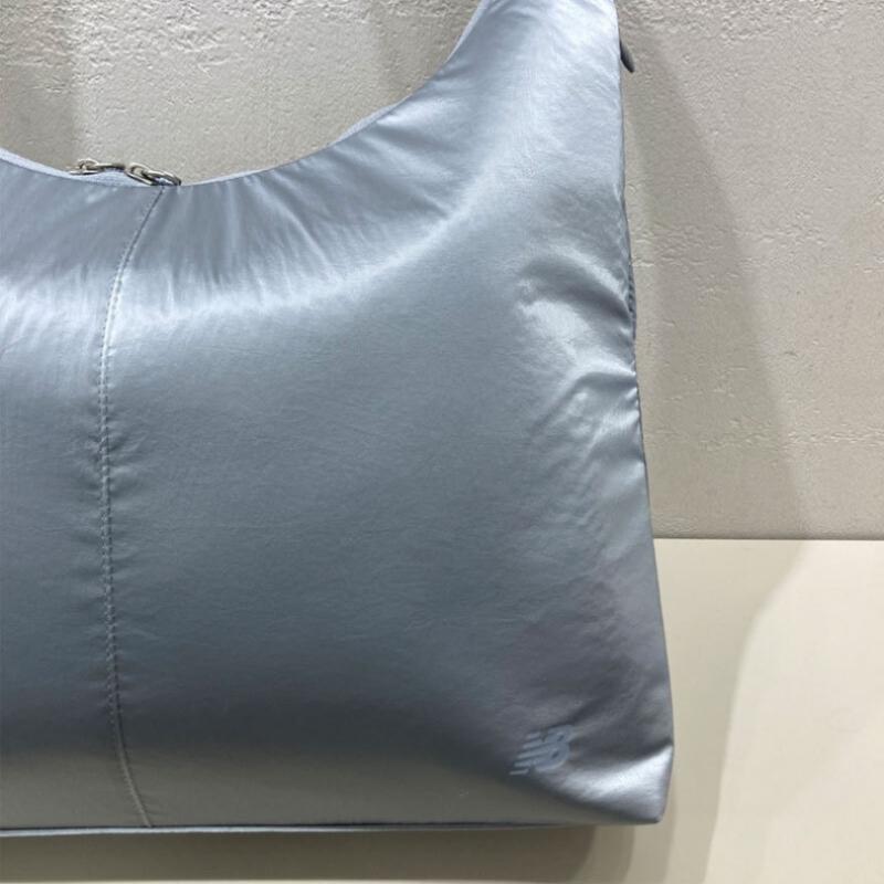 New Balance Glossy Tassel Big Shoulder Tote Bag Nbgcfsw107 Silver