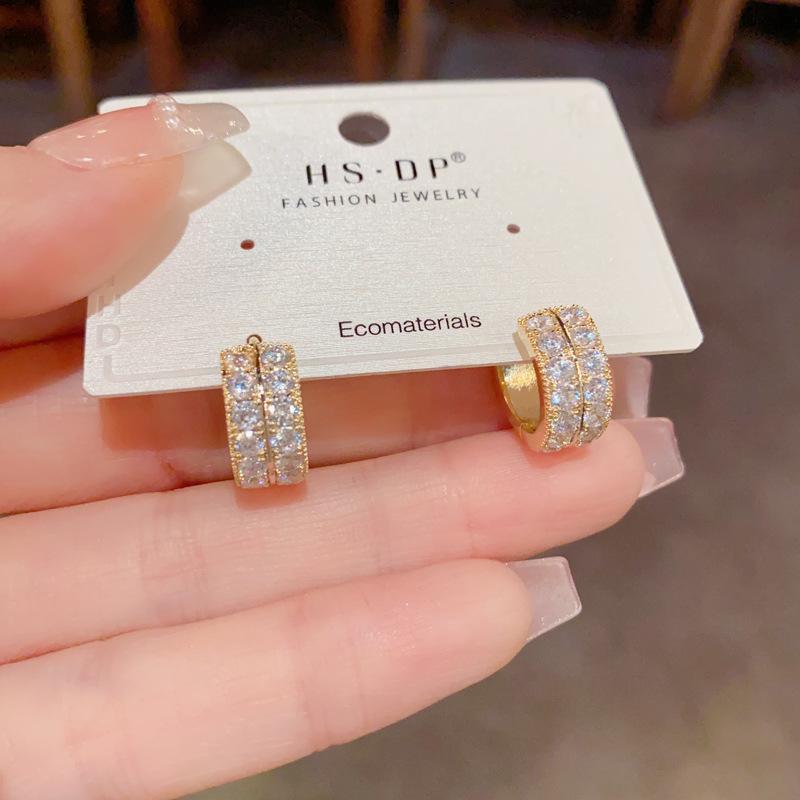 Female Niche Exquisite Fashionable Simple Earrings 1 pair золотой