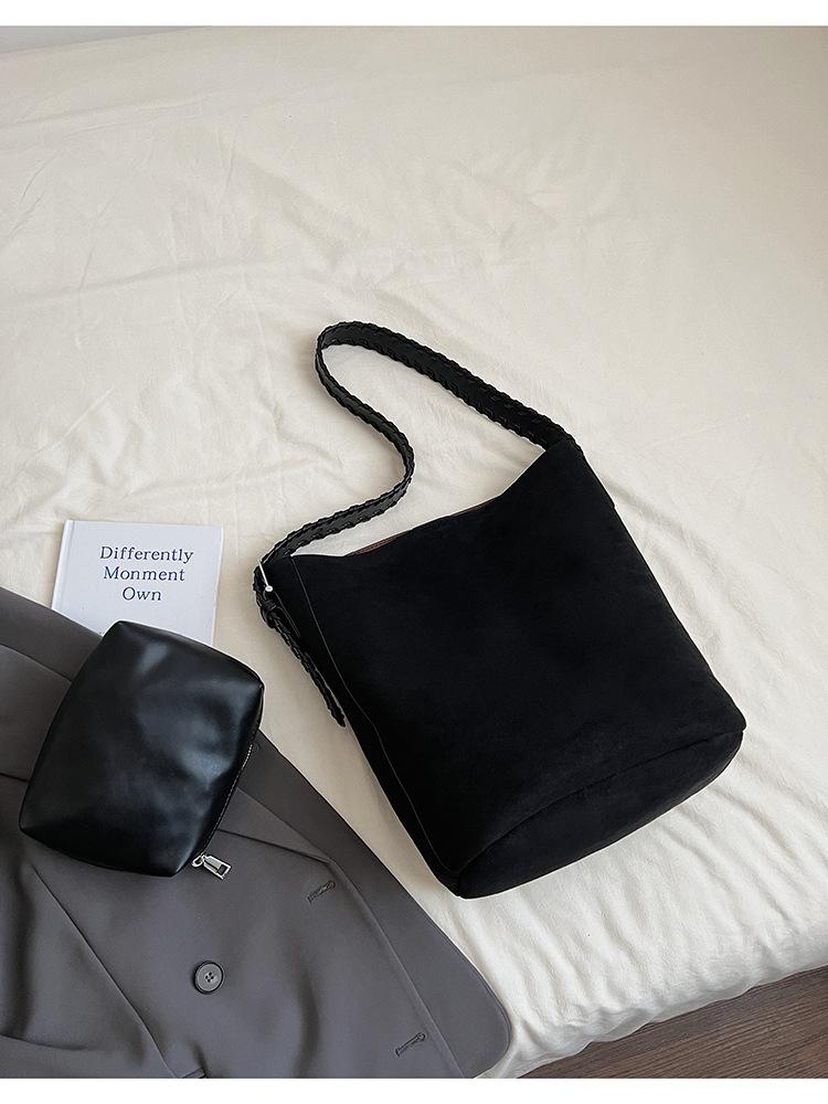 

2025 новая ретро мода большая вместимость сумка через плечо сумка-тоут с высоким чувством сумка для мамы для поездок на работу в иностранном стиле сумка-мессенджер женская чёрный