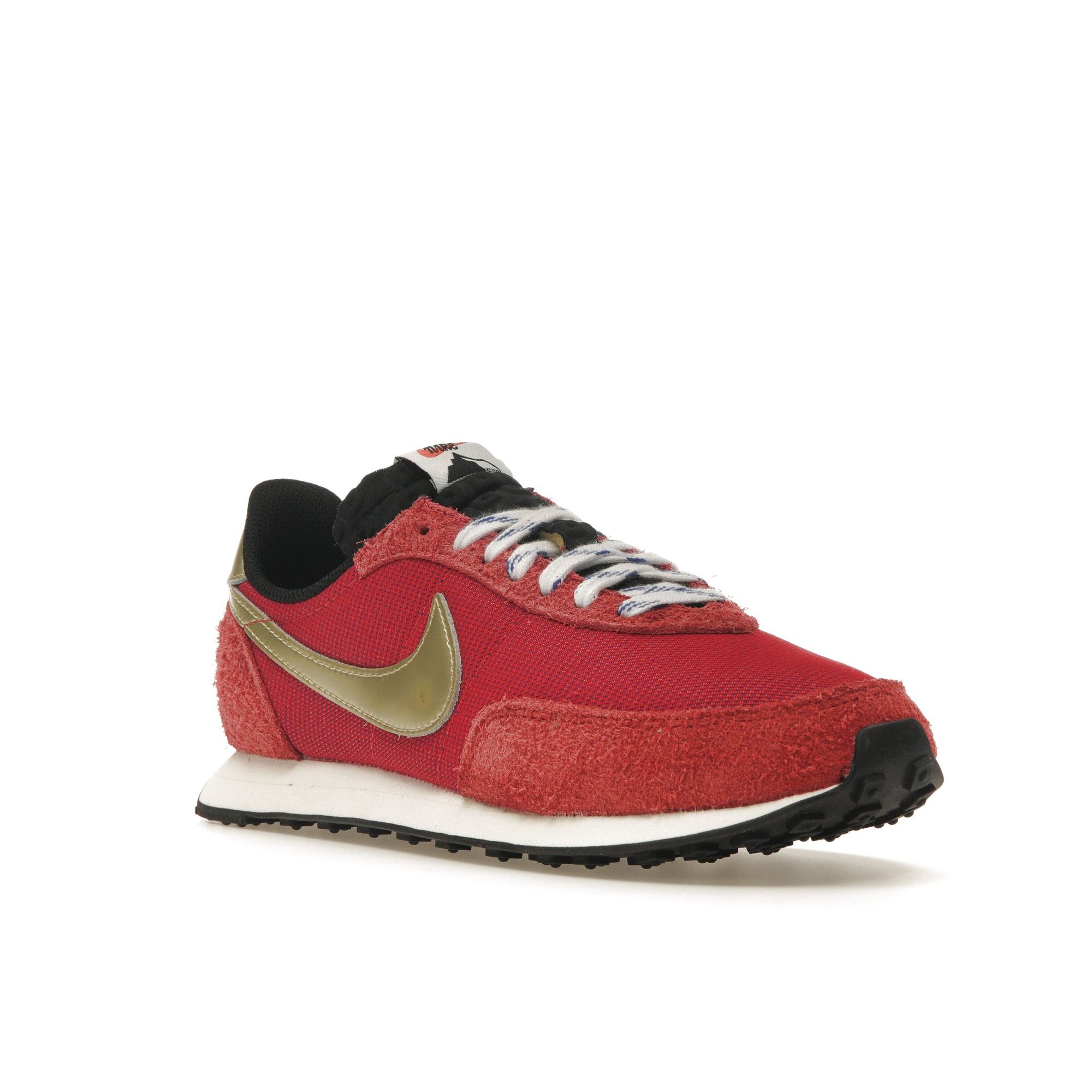 Мужские кроссовки Nike Waffle Trainer 2 SD Gym Red Metallic Gold Star Hyper-Royal Black — фото 2