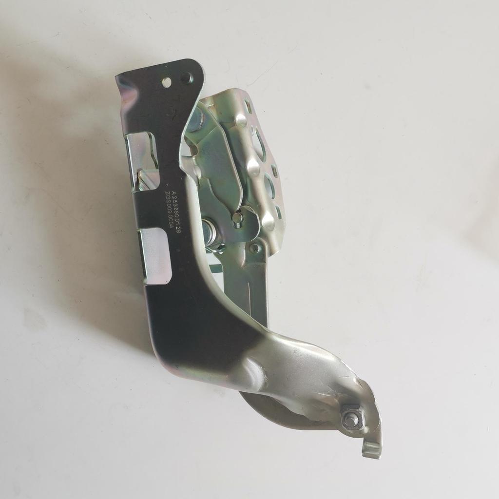Left & Right Engine Hood Hinges for Mercedes-Benz GLC X253 (Part No. 2538800128)