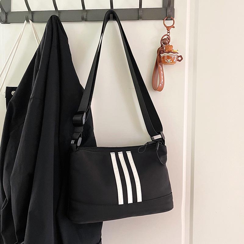 Spring 2025 Women's Crossbody Bag: Trendy, Versatile, Casual Single Shoulder Bag for Daily Use