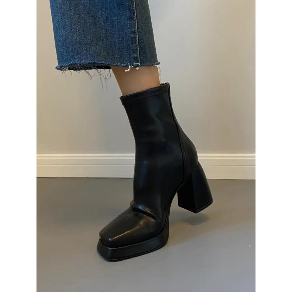 Schwarze Stiefeletten Damen 2025 neu Frühfrühling und Herbst Einzelstiefel dicke Absätze hohe Absätze erhöhen Höhe und Schlankheit kleine dünne Stiefel