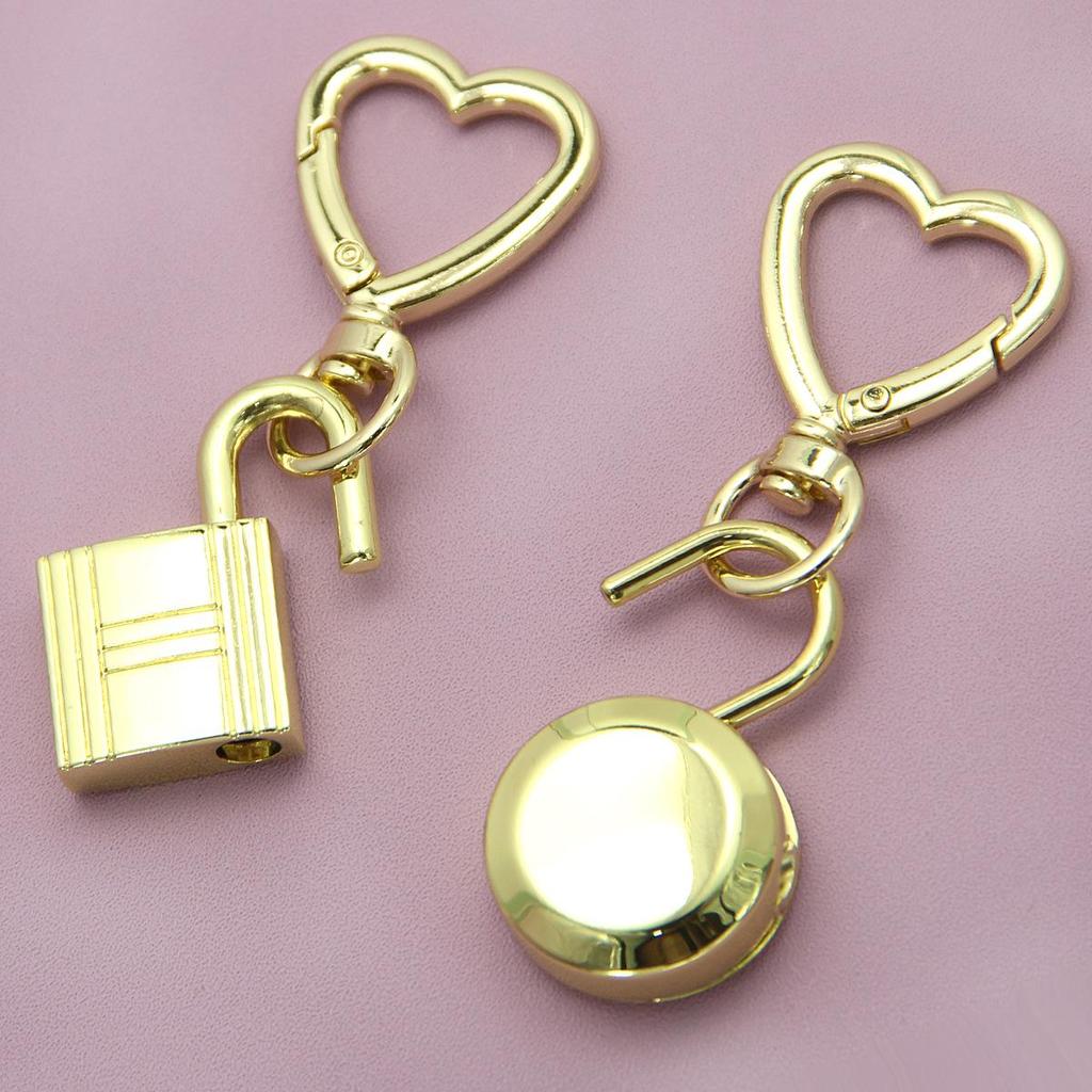 Retro Schlüssel Quadratisches Vorhängeschloss Taschenanhänger – Europäischer & Amerikanischer Stil Federverschluss Handtaschenzubehör