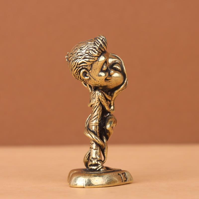 Brass Kissing Couple Statue Vintage Carved Design Romantic Texture Perfect For Valentine Anniversary Gifts Home Desktop Decor