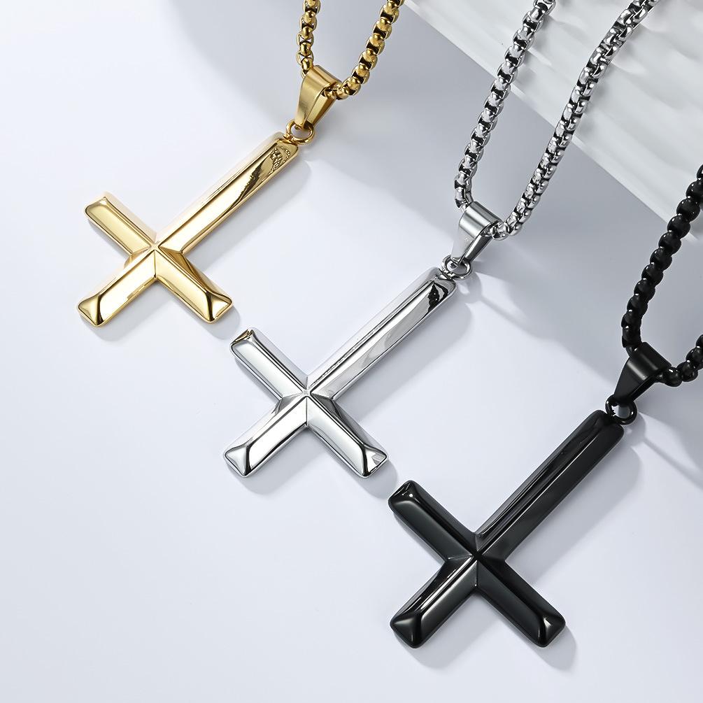Nischen-Persönlichkeit Invertiertes Kreuz Halskette Rhombus Glatt Umgekehrtes Kreuz Anhänger Titanstahl Pulloverkette