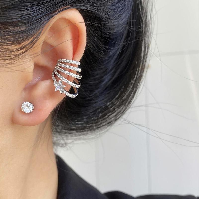 Zirconia Star Multi-layer No-Piercing Ear Cuff – Elegant Versatile Light Luxury Ear Clip with Design Sense.