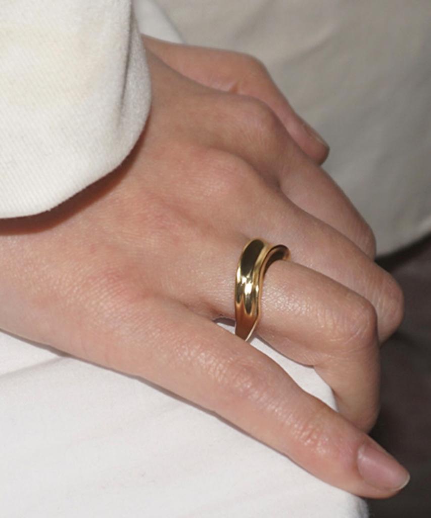 Siega House 2-Layered Fold Ring (Glossy- Gold)