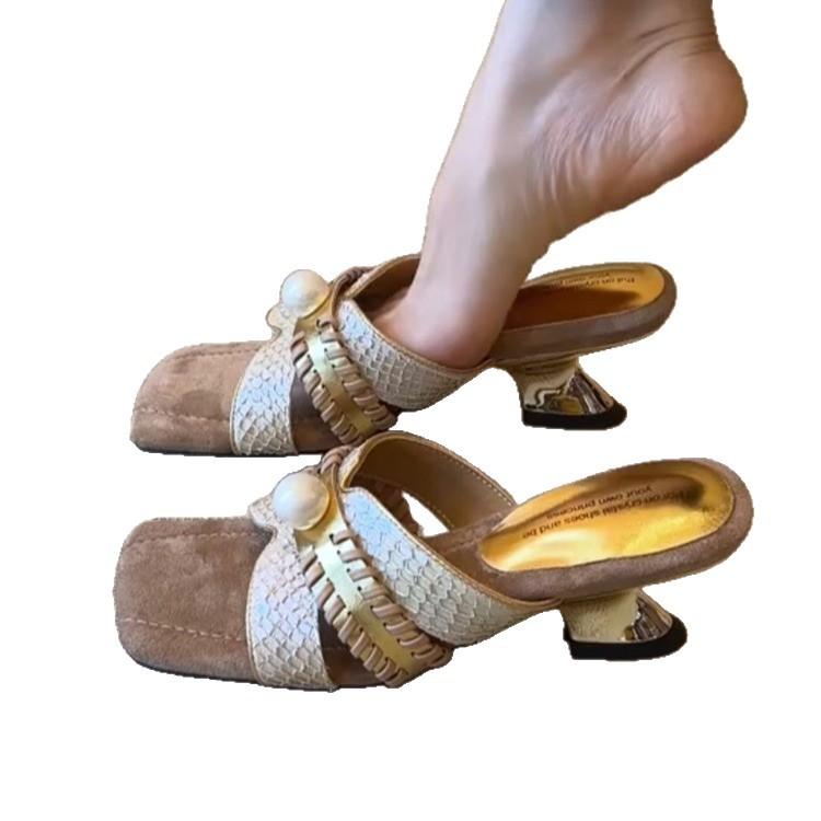 French fashion color matching thick heel outer slippers women's summer 2025 new metal square head open toe middle heel sandals