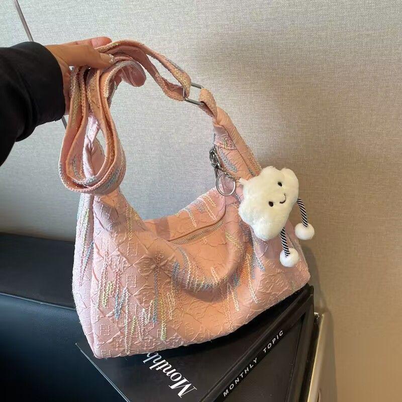 

Women s 2025 Versatile Fresh Fashion Crossbody Shoulder Bag - Large Capacity and Stylish Commute Dumpling Design