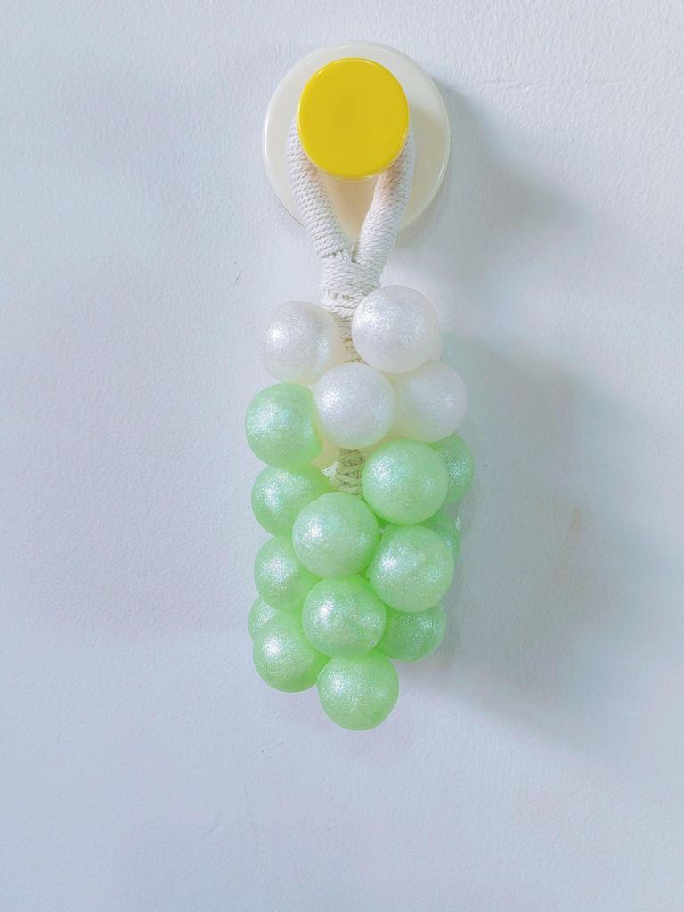 TK Transparent Grape Cluster Soap: Handmade, Long-Lasting Fragrance, Realistic Fruit Shape for Bathing and Hand Washing.