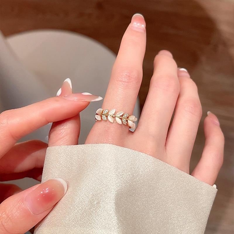 Fashion Personality Niche Design Premium Sense Tulip Female Summer Tide Ring Hypoallergenic Casual Everyday Dainty Minimalist Size Adjustable Ring
