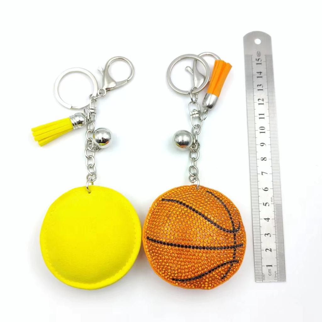 Llavero Creativo de Pelota Deportiva de PVC Colgante de Fútbol y Baloncesto Joyería de Goma Blanda Encanto para Mochila Pequeño Regalo