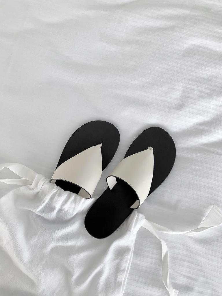 Spot Second Hair! Fashion Versatile New Fashion Cowhide Simple Triangular Toe Flat Bottom Slippers Women's Cool Slippers Summer