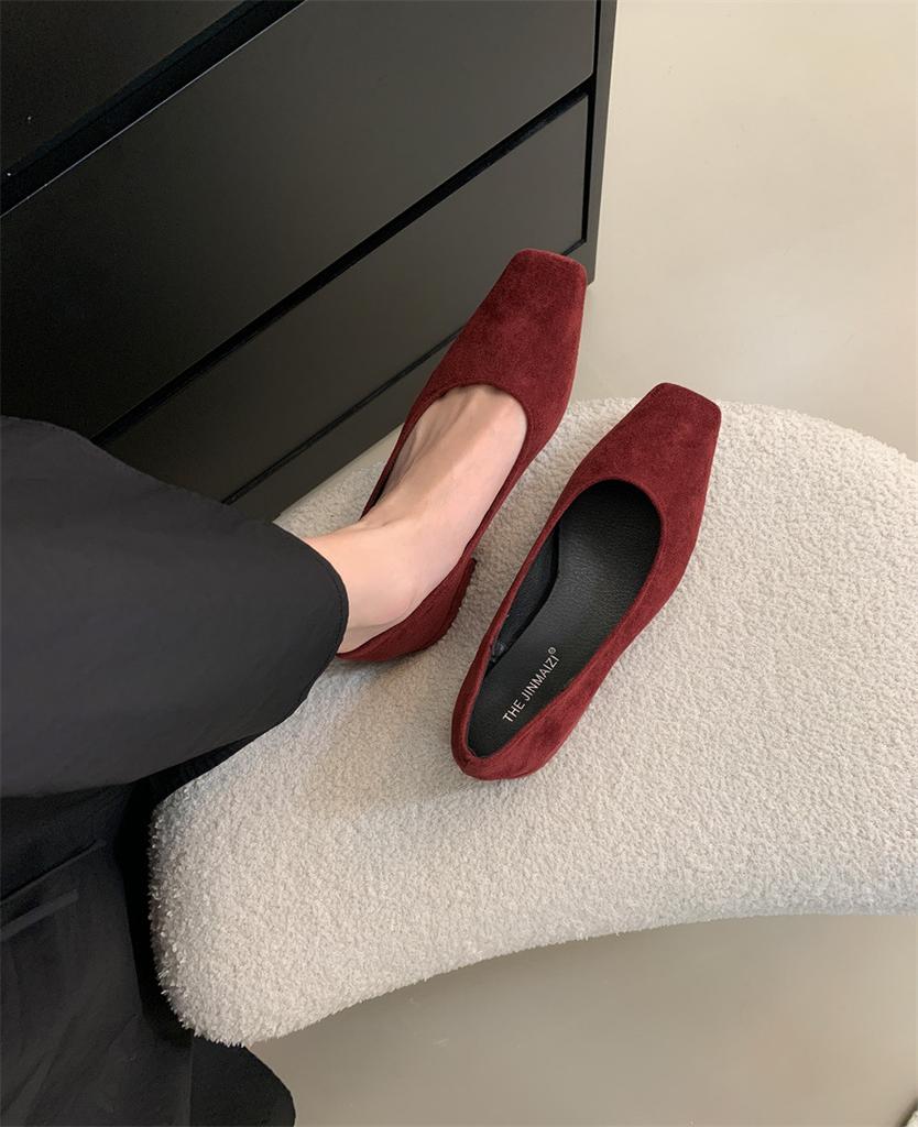 Coarse heel French red suede single shoes women's shoes 2025 new spring versatile square head shallow mouth commuting evening shoes