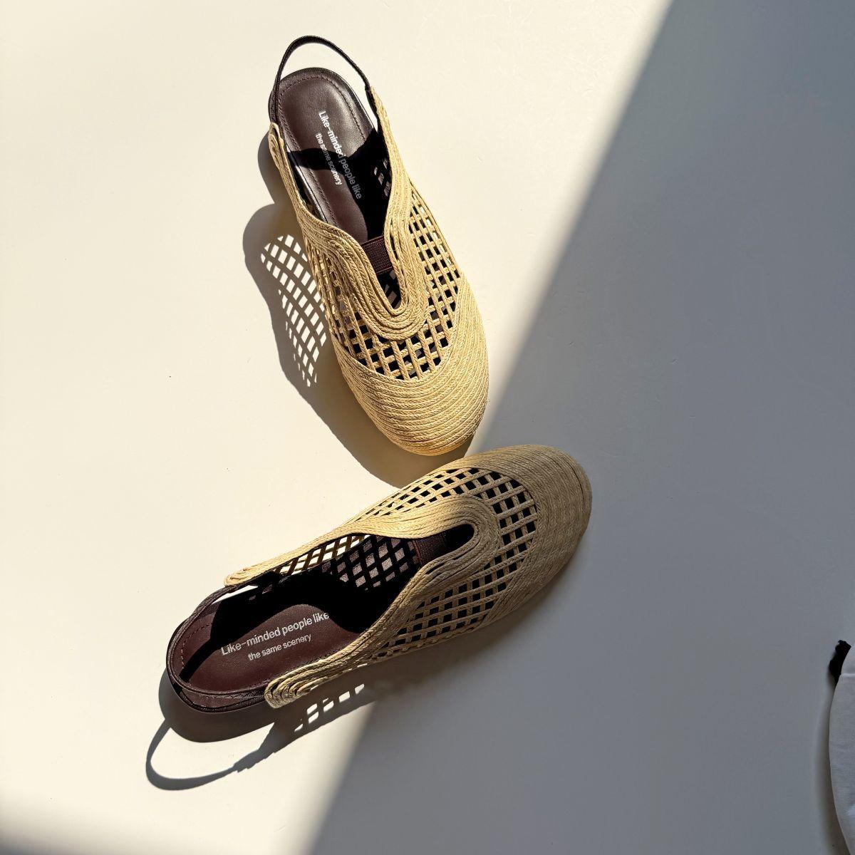 

French retro design sense woven hollowed-out vacation wind slope heel lazy fashion versatile and comfortable outer bag head sandals 40 абрикосовый