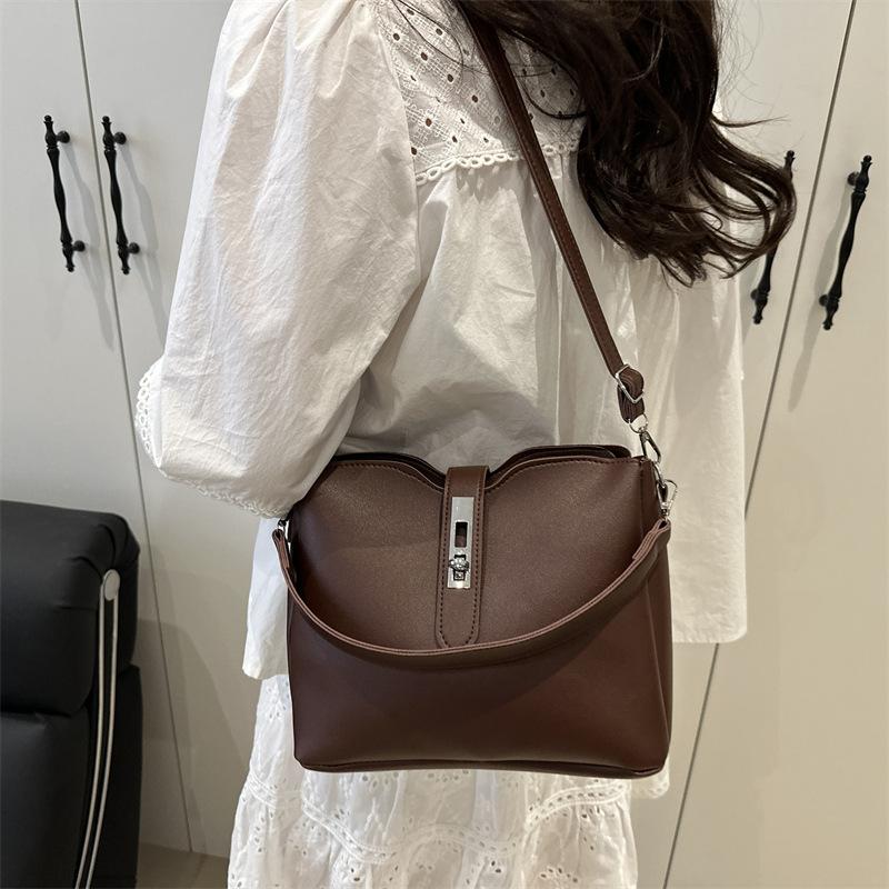 Bucket Bag Fashion Messenger Women's Bag Spring and Summer New Handbag Large Capacity Retro Fashionable Shoulder Bag
