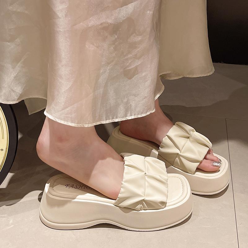 2025 new muffin platform slippers women's summer wear women's casual beach slippers ins tide-increasing sandals