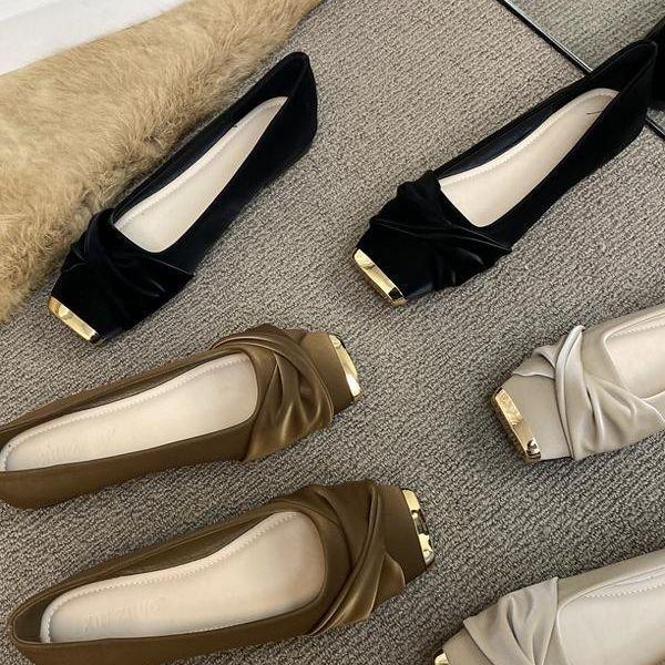 Flat-bottomed gentle evening breeze single shoes women's 2025 spring new color matching one-pedal with skirt, shallow mouth foot set Doudou shoes