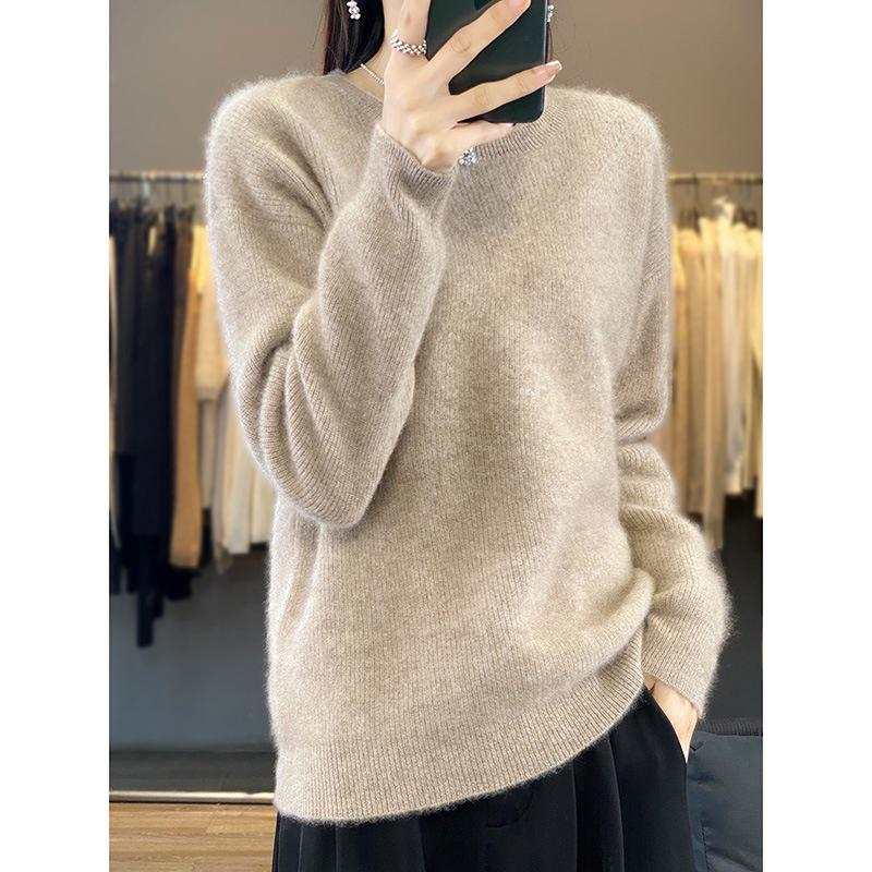 Women's Slimming Wool Pullover Sweater - Loose Knit, Versatile Autumn/Winter Base Layer, Solid Color, Round Neck.