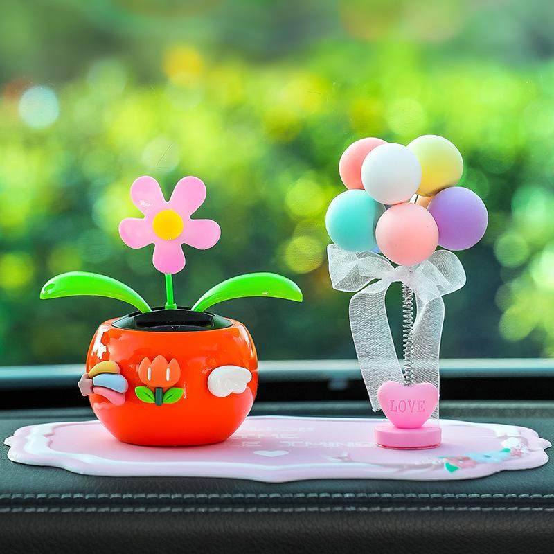 Swinging Sunflower Car Ornament - High-Temperature Resistant Interior Decoration