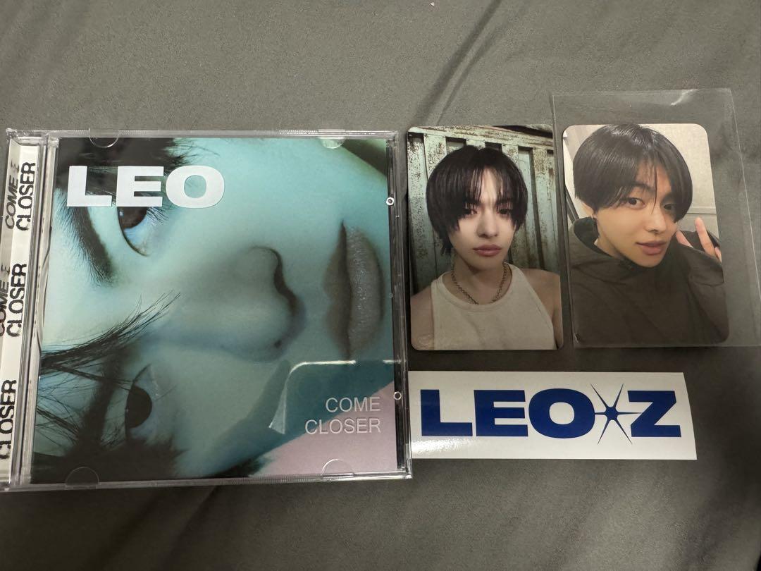 

[USED] Irio Album LEO come closer trading card Voicepla 2 with bonus