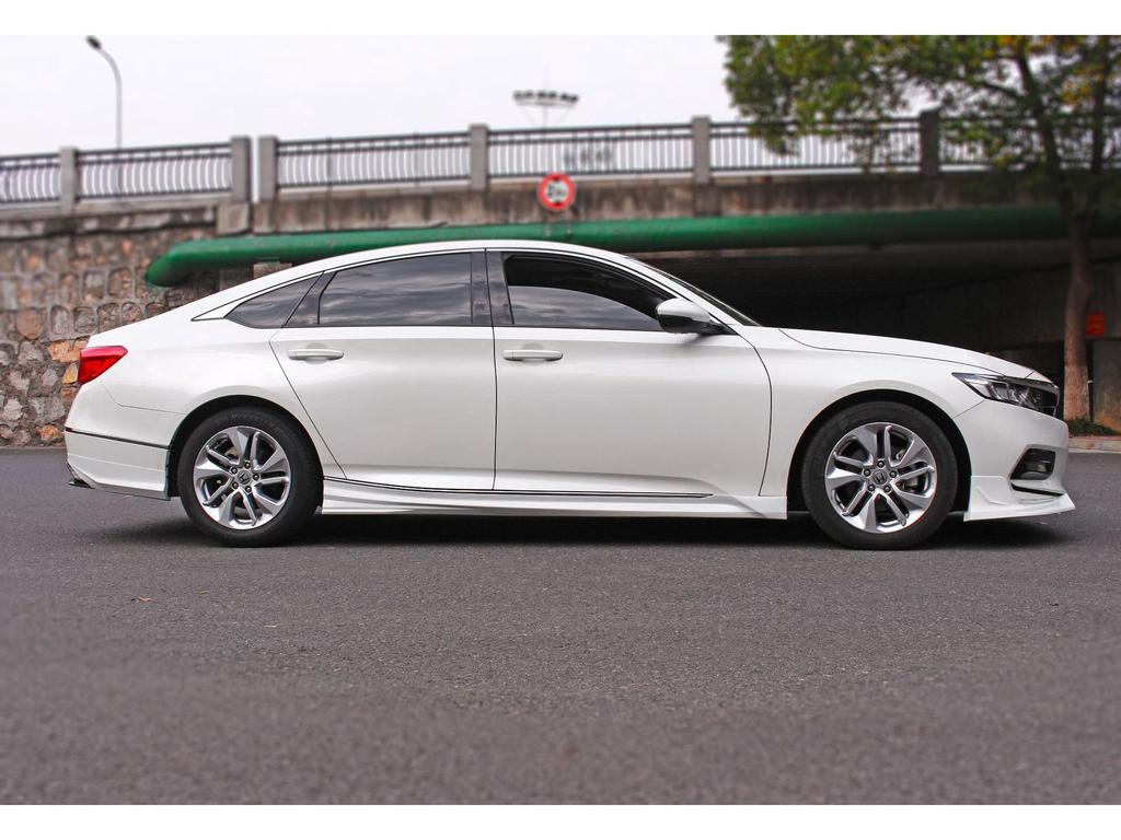 18-21 Accord Inspire SK-260 Kit: Front Lip, Rear Spoiler, Side Skirts, Rear Diffuser.