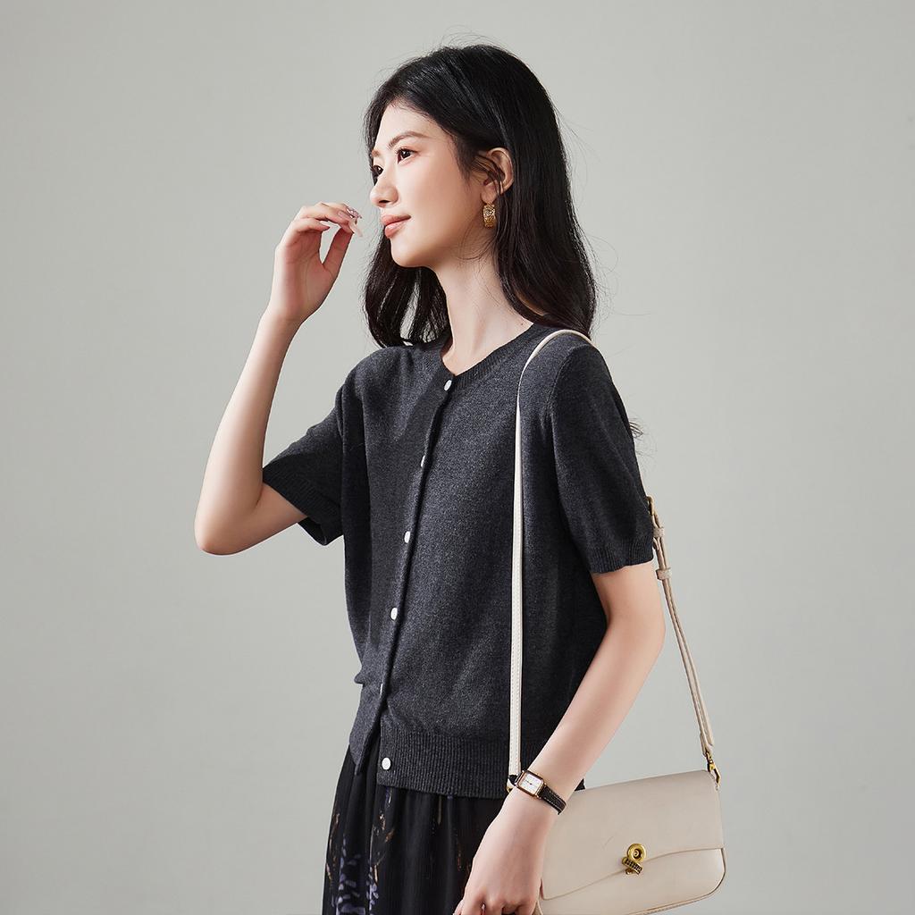 Round Neck Single Breasted Short Sleeved Knitted Sweater for Women In Spring 2026, Fashionable and Versatile Casual Short Top