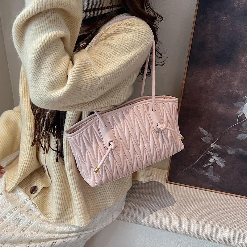 Premium sense niche fashion casual large capacity tote bag women's 2025 winter new Korean version trendy pleated shoulder bag