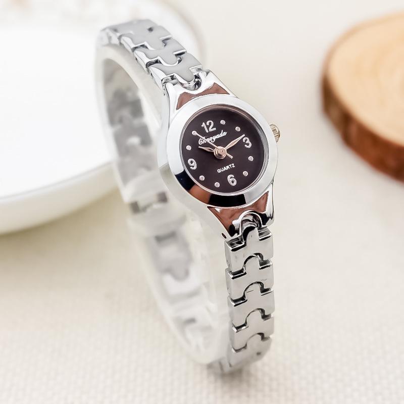 Retro Gold Women's Watch: Simple Dial, Fashionable Bracelet Quartz Wristwatch