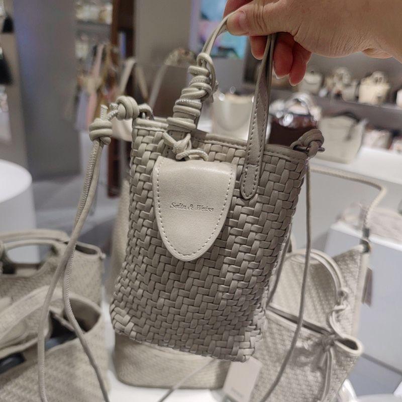 

Модная плетеная сумка женская 2025 Новое поступление Модная сумка для поездок Легче всего сочетать Плетеная сумочка Повседневная наплечная сумка-мессенджер 7007