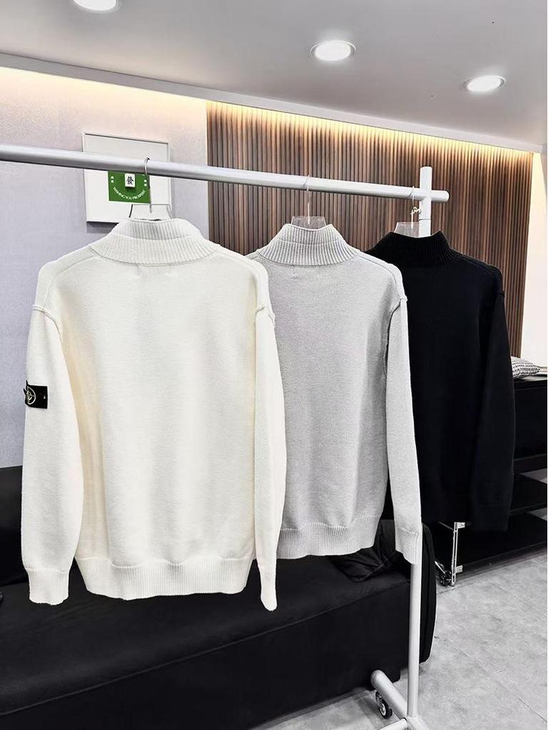 Stone Island Nowy Jesienno-Zimowy Wełniany Sweter Pulower z Półzamkiem i Wysokim Dekoltem