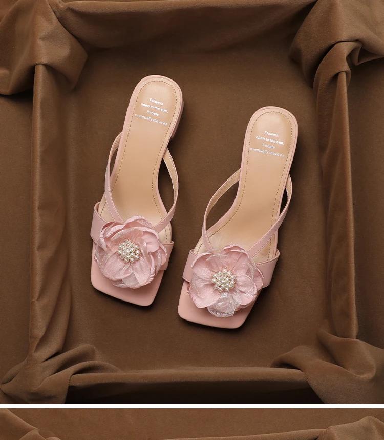 2025 New Summer French Square Head Thick with Pearl Flower Flip-flops Women Wear Open-toed Flip-flops with Mid-heels