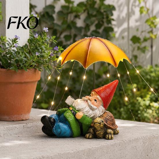 Solar Wedding Decoration Cat Garden Statue, Resin Outdoor Tabby Decor with Auto LED Accent Light Light, IP65 Waterproof Lawn Ornament for Patio, Gift