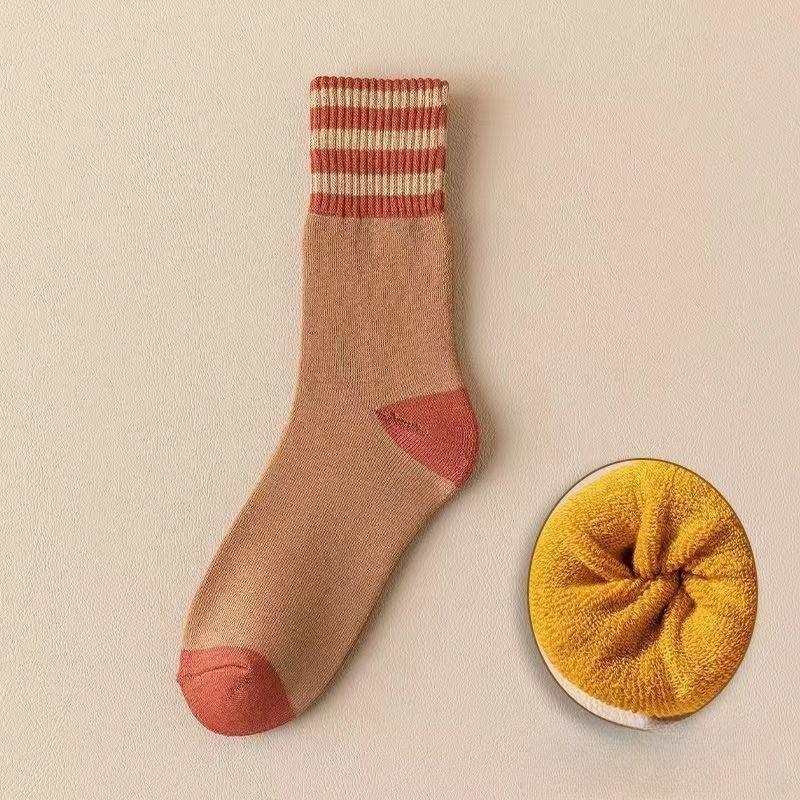 

Женские бархатные утолщенные теплые зимние полосатые гольфы 1 pair кофейный