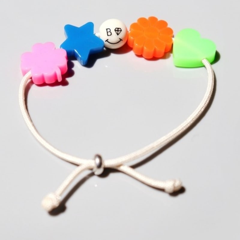 BONBEAU Color Acrylic Motives Smileball Knot Bracelet