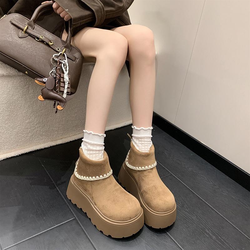 Yang Mi winter thickened warm snow boots women's small thick soles increase height fashion lightweight not tired feet short boots