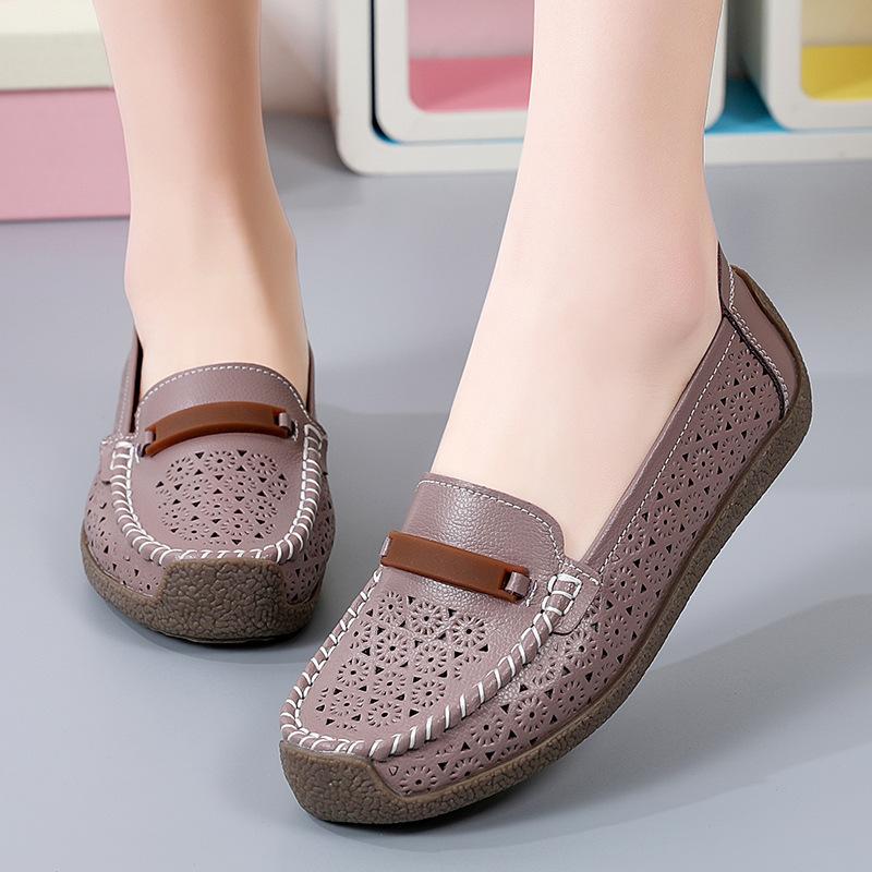 Single Shoes Women's New Lazy Light and Not Tired Feet Beef Tendons Non-slip Flat Bottom Mother Shoes Spring and Autumn Shoes