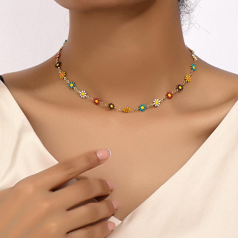 Korean Daisy Necklace: Colorful, Sweet, and Fresh Clavicle Chain for Women