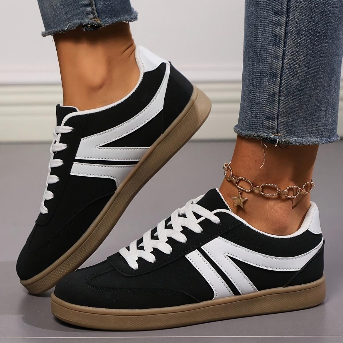 

Black Classic — стильные и удобные женские повседневные кроссовки, идеально подходящие для повседневной носки. 38 чёрный