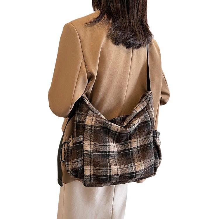 Autumn and winter new woolen plaid shoulder bag large-capacity handbag tote bag retro versatile fashion women's bag