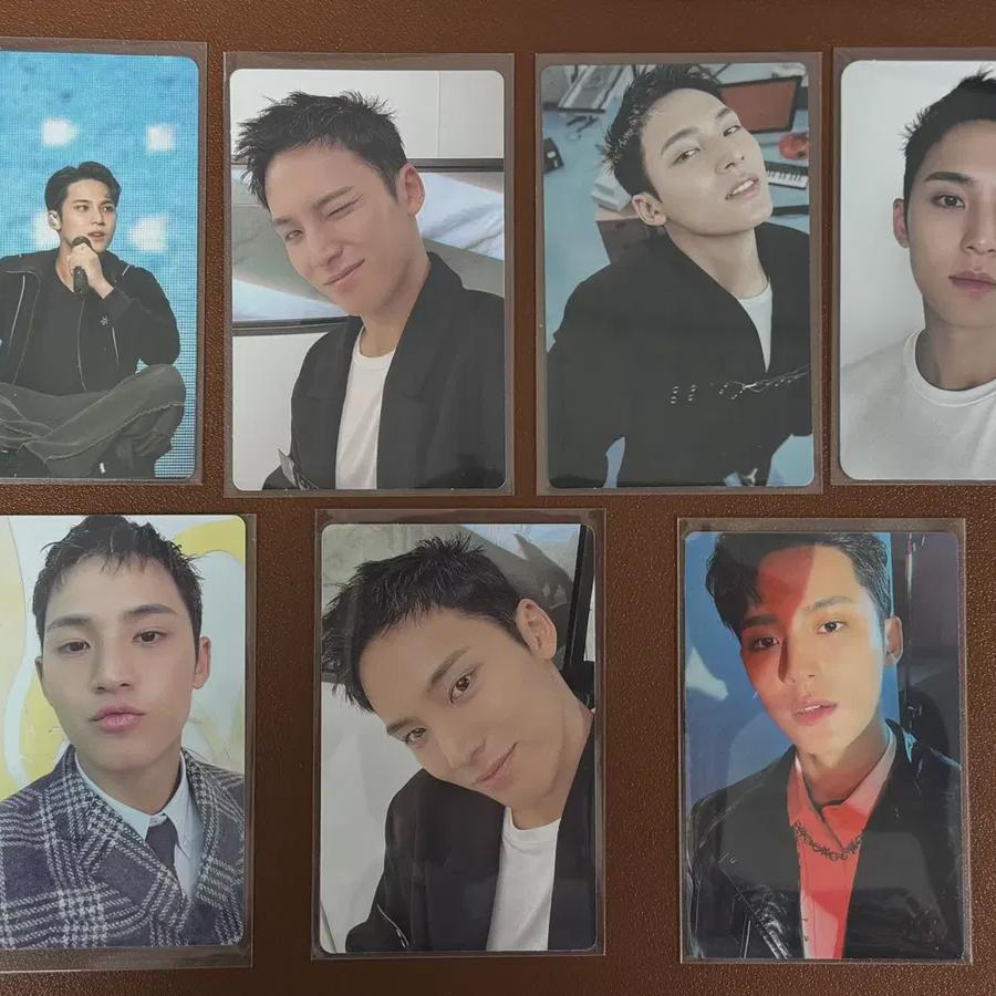 

Seventeen Min-kyu Pocas Are In Bulk.