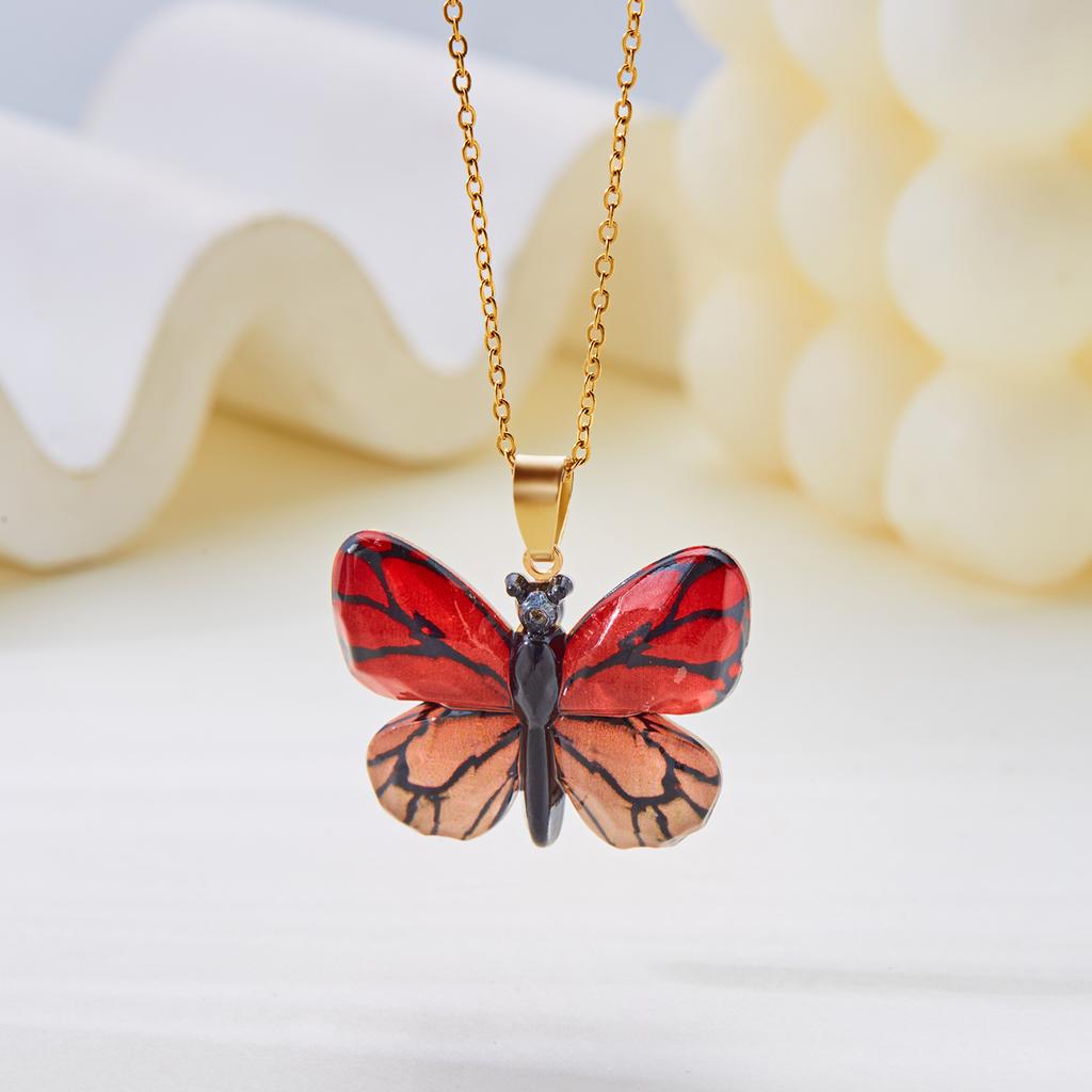 Enkelt halsband med fjäril i harts för kvinnor, gradientfärgat insektsanhänge, nyckelbenskedja, utsökta festaccessoarer