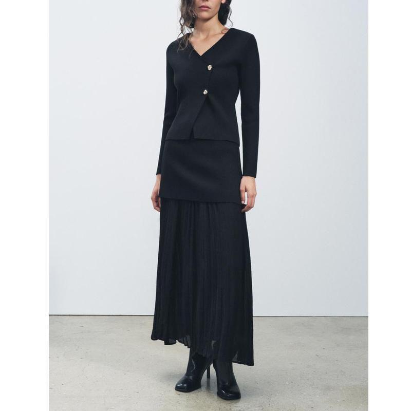 Fall and Winter New Women's Clothing Fashion Wind Asymmetry V Neck Long-Sleeved, Slim-Fit, Short Knitting Outwear 4192124