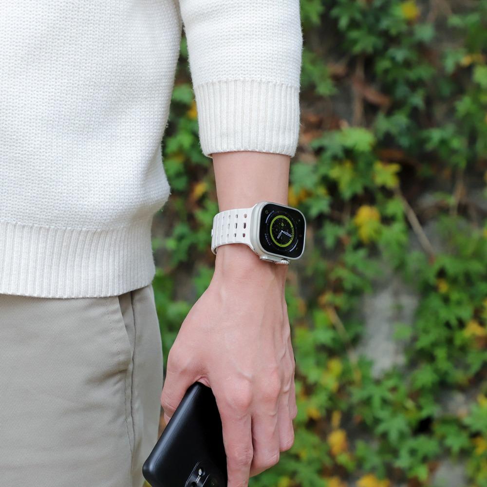 Magnetic Strap For Apple Watch Ultra 3 49mm 46mm 44mm 45mm 38mm 42mm 41mm Belt Silicone Bracelet iWatch Series11 10 8 7 6 5 9 Se3 Band