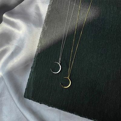 Collares pendientes de la cadena de clavícula de la media luna del temperamento de la joyería plateada plata dulce de la luna