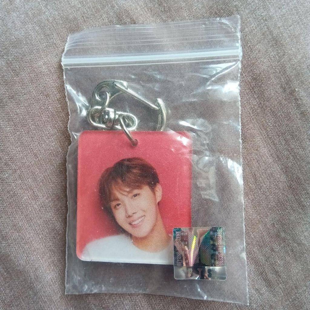 Used BTS 109 XMAS J-HOPE Acrylic Keychain