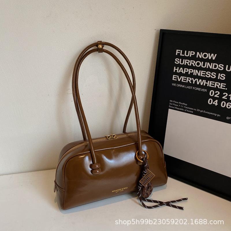 Premium texture retro baseball bag women's autumn and winter casual versatile shoulder bag large capacity hand bag
