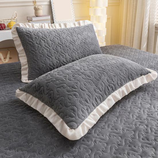 Velvet Pillowcase Autumn Winter Pillow Cover with Pleated Edge Skin-friendly Pillow