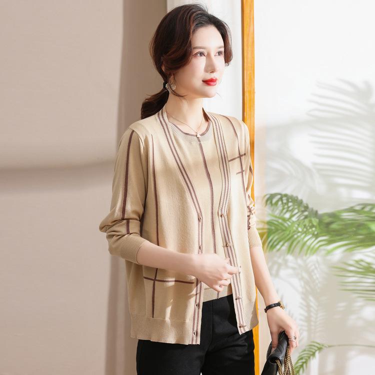 

New Style of Middle-aged and Elderly Women s Age-reducing Fake Two-piece Mother Spring Suit New Style Set Fashionable Knitted Cardigan Fashionable XL